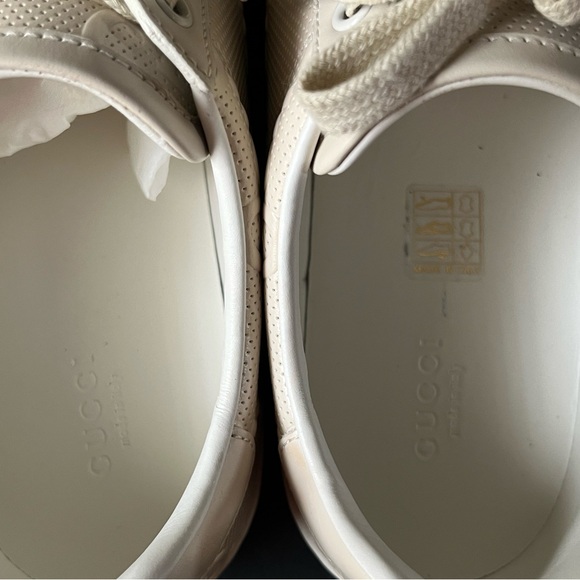 Gucci Sneakers. Like new. Only worn 3 times. Extra laces and dust bag included. - Picture 2 of 6